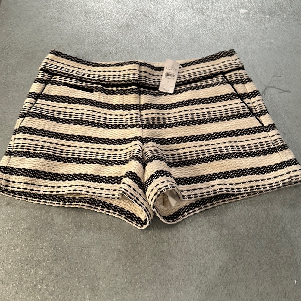 Loft Riviera Short Sz 4